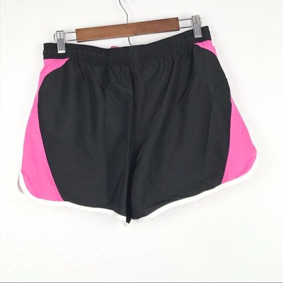 NWT Adidas Women’s Energy Woven Shorts size M - Picture 3 of 6